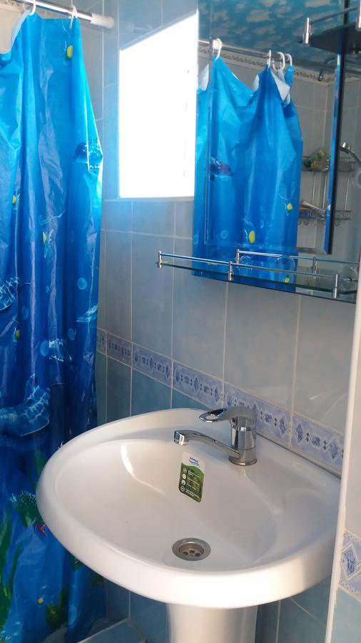 Happy Hostel In Kochkor Bagian luar foto